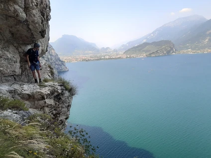 Scrambling: the Smugglers' Trail at Lake Garda 6